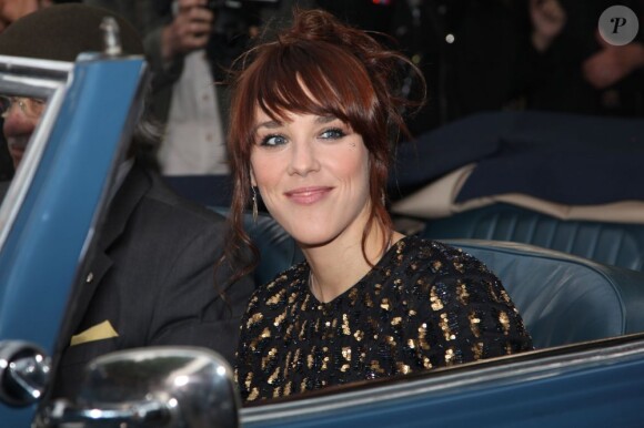 Zaz se rend à l'enregistrement de l'émission Champs Elysées au Studio Gabriel à Paris, le 3 mai 2013.
