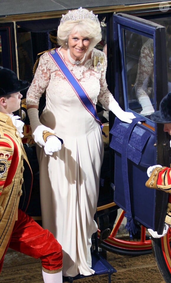 Camilla Parker Bowles, duchesse de Cornouailles prenait part pour la première fois à l'ouverture du Parlement par la reine Elizabeth II, le 8 mai 2013 à Westminster, accompagnant le prince Charles, présent à ce rituel pour la première fois en 17 ans.