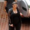 Kim Kardashian (enceinte) a accompagné son homme Kanye West, à la recherche de leur nouvelle maison le 10/05/2013