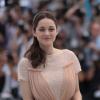 Marion Cotillard lors du photocall du film De rouille et d'os au Festival de Cannes le 17 mai 2012