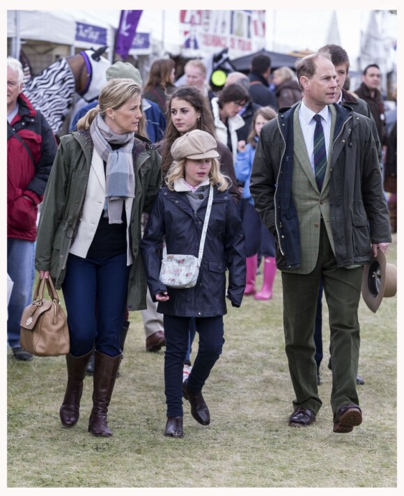 Le prince Edward et la comtesse Sophie de Wessex ont profité avec leurs enfants Lady Louise et James, vicomte Severn du Windsor Horse Show le 11 mai 2013