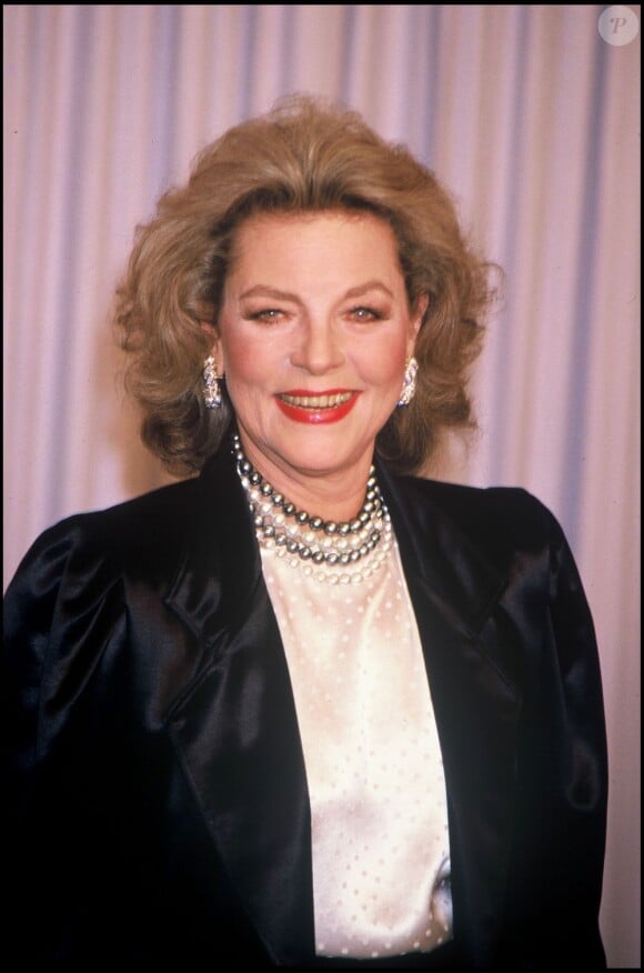 Kenneth Battelle, décédé le 12 mai 2013, avait coiffé Lauren Bacall, ici à la cérémonie des Oscars à Los Angeles, en 1987.