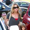 Denise Richards, ses filles Sam, Eloise et Lola mais aussi les jumeaux de Brooke Mueller et Charlie Sheen, Bob et Max, le 13 mai 2013 à Los Angeles.