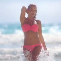 Sylvie van der Vaart : Un corps sublime qu'elle expose en bikini à la plage