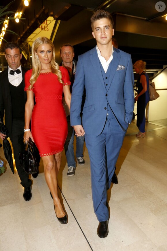 Paris Hilton et son compagnon River Viiperi assistent à la projection du film The Bling Ring au Palais des Festivals. Cannes, le 16 mai 2013.