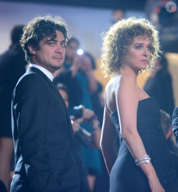 Riccardo Scamarcio et Valeria Golino lors de la montée des marches du Palais des Festivals à Cannes, le 17 mai 2013.