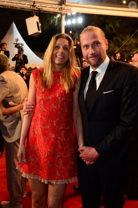 Francois Damiens et sa bien-aimée lors de la montée des marches du Festival de Cannes le 18 mai 2013