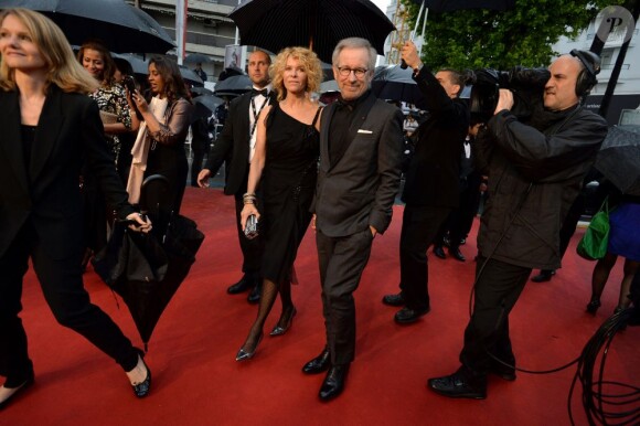 Steven Spielberg lors de la montée des marches du Festival de Cannes le 18 mai 2013