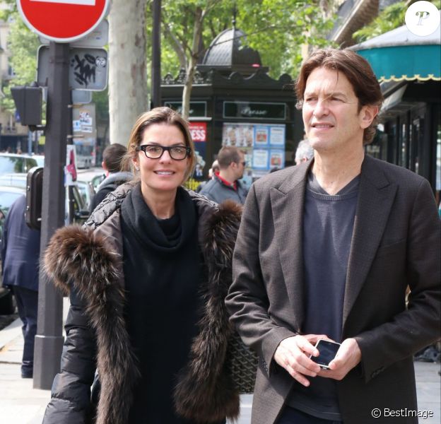 les experts manhattan sela ward s offre une viree romantique a paris purepeople