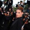 Barbara Palvin superbe et rock sur le red carpet à Cannes le 21 mai 2013