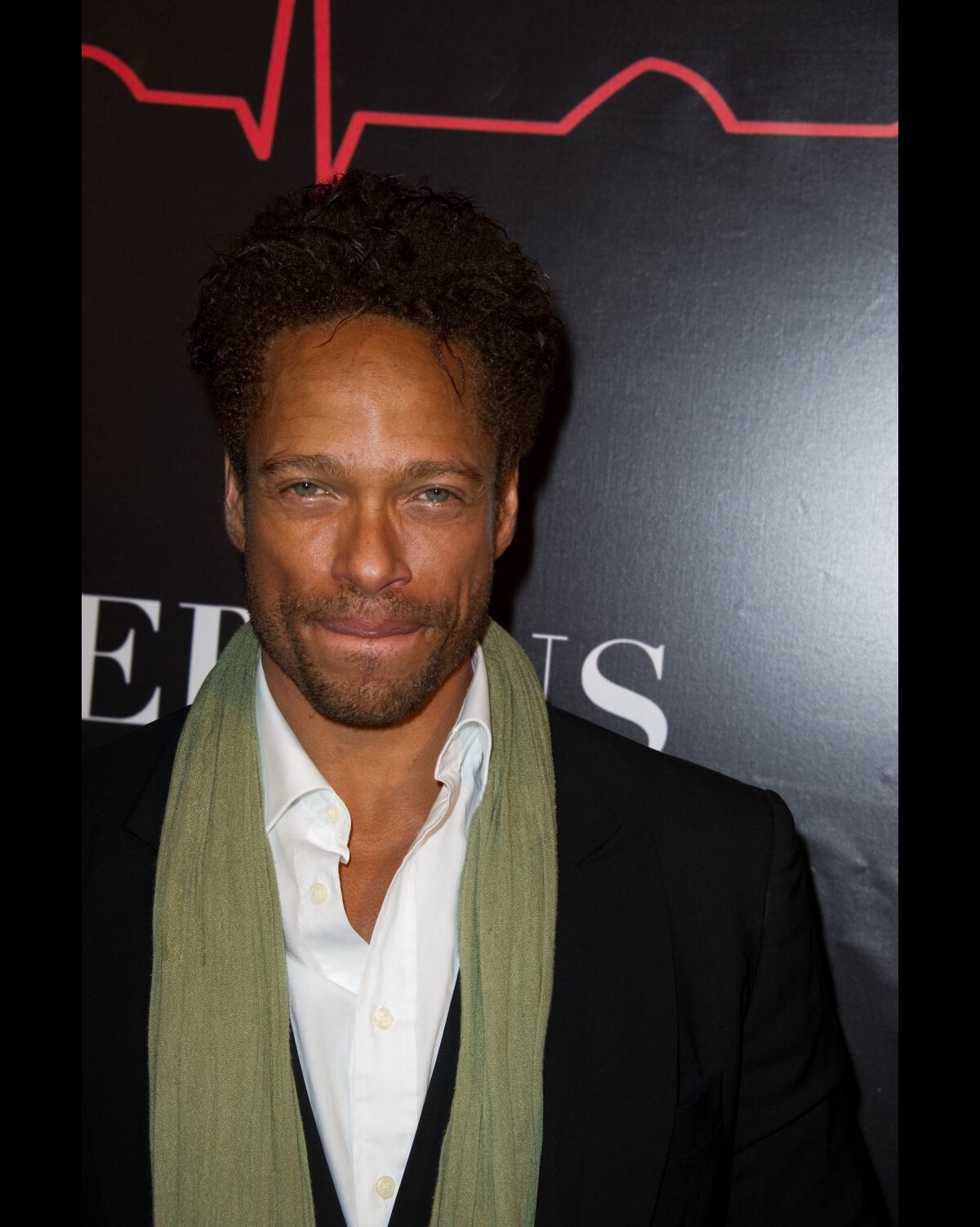 Vidéo Gary Dourdan arrive au Heart Fund Gala au Carlton de Cannes le