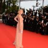 Petra Nemcova, resplendissante, sur le tapis rouge du Palais des festivals lors du 66e Festival de Cannes, le 22 mai 2013.