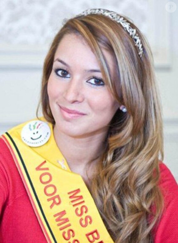 Seulement 4 mois après son mariage avec le footballeur Önder Turaci, la Miss Bruxelles Ayse Ozdemir, 19 ans, demande le divorce et raconte avoir été battue par son compagnon.