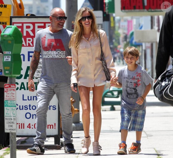 Christian Audigier, son fils Rocco et sa petite amie Nathalie Sorensen se baladent à Santa Monica, le 21 mai 2013.