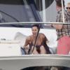 Minnie Driver sur un yacht avec des amis à Los Cabos au Mexique, le 21 mai 2013.