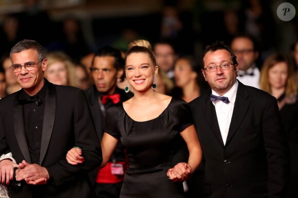 Abdellatif Kechiche, Léa Seydoux et Vincent Maraval lors du la montée des marches au Festival de Cannes pour le film La Vie d'Adèle - chapitre 1 et 2, le 23 mai 2013