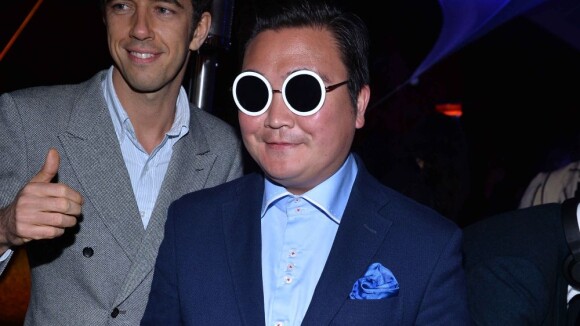 Cannes 2013: Un sosie de Psy écume les soirées cannoises et pose avec les stars