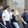 Amanda Bynes à la sortie du tribunal de Manhattan après avoir été arrêtée pour détention de drogues (marijuana), le 24 mai 2013.