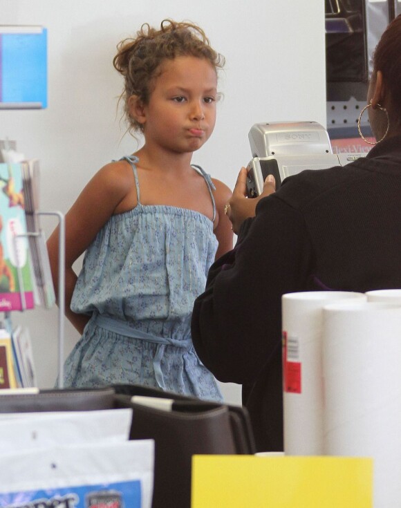 Nahla, la fille d'Halle Berry pose pour des photos d'identité à Los Angeles, le 24 mai 2013.