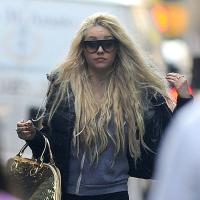 Amanda Bynes accuse un policier d'agression sexuelle et insulte Rihanna