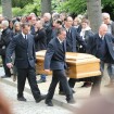 Obsèques de Georges Moustaki : Sa fille, Guy Bedos et ses proches bouleversés