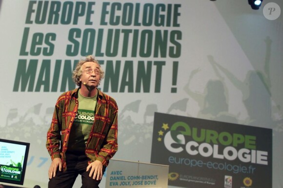 Gustave Parking fait un sketch pour Europe Ecologie au Zénith de Paris, le 3 juin 2009.