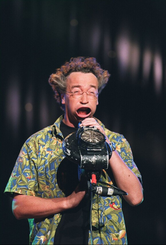 Gustave Parking dans l'émission de Laurent Boyer Drôle de Scène; le 31 mai 2001
