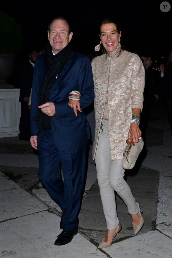Fiona Winter Swaroski en charmante compagnie lors du dîner de l'exposition Prima Materia à Venise. Le 29 mai 2013.