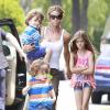 Denise Richards et sa fille Sam Sheen accompagnent les jumeaux de Charlie Sheen et Brooke Mueller à leur école à Los Angeles. Le 22 mai 2013