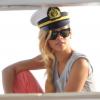 Rihanna prenant un peu de bon temps sur un bateau à Istanbul, le jeudi 30 mai 2013.