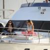 Rihanna prenant un peu de bon temps sur un bateau à Istanbul, le jeudi 30 mai 2013.