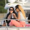 Rihanna prenant un peu de bon temps sur un bateau à Istanbul, le jeudi 30 mai 2013.