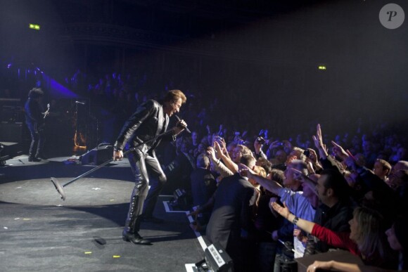 EXCLU : Johnny Hallyday magnifique sur la scène du Royal Albert Hall à Londres, le 15 octobre 2012.