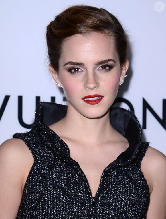 Emma Watson très chic et sombre pour la première de The Bling Ring à la Director's Guild of America, Los Angeles, le 4 juin 2013.