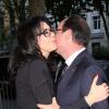 Yamina Benguigui embrasse François Hollande - Anniversaire de la Fondation Culture et Diversité au théâtre du Rond-Point à Paris le 3 juin 2013.