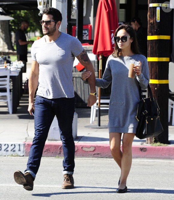 Jesse Metcalfe et Cara Santana sont allés déjeuner au restaurant Toast à West Hollywood, le 4 juin 2013.