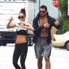 Jesse Metcalfe (torse nu) et sa fiancée Cara Santana sortent de leur cours de fitness à Los Angeles. Le 4 juin 2013