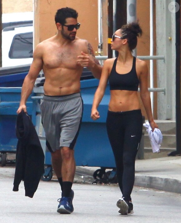 Jesse Metcalfe et sa fiancée Cara Santana sortent de leur cours de fitness à Los Angeles, le 4 juin 2013.