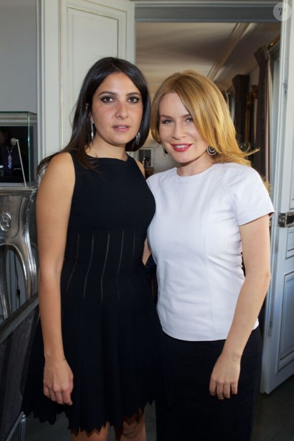 Sarah Besnainou et Olga Panchenko - déjeuner pour présenter le bijou imaginé par Laeticia Hallyday avec le joaillier Eternamé au profit de l'Unicef, à Paris le 4 juin 2013. La chef étoilée Hélène Darroze s'est chargée du menu.