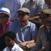 Leonardo DiCaprio attentif lors du match choc de la demi-finale entre Rafael Nadal et Novak Djokovic à Roland-Garros, Paris, le 7 juin 2013.