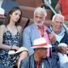 Jean-Paul Belmondo avec sa petite-fille Annabelle et son ami Charles Gérard à Roland-Garros, le 7 juin 2013.
