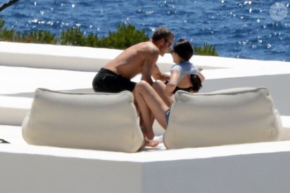 Ils ne se cachent plus ! Vladimir Doronin, l'ex de Naomi Campbell, en vacances à Ibiza avec sa nouvelle compagne Luo Zilin en juin 2013