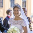 Mariage de la princesse Madeleine de Suède, vêtue d'une robe signée Valentino, et Chris O'Neill, le 7 juin 2013 à Stockholm. Après la cérémonie dans la chapelle du palais royal, les jeunes mariés ont emprunté une calèche pour se rendre à Riddarholmen et embarquer pour Drottningholm, résidence royale où se tenait la réception.