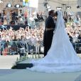 La princesse Madeleine de Suède, en robe Valentino, et Christopher O'Neill célébraient leur mariage le 8 juin 2013 en la chapelle royale à Stockholm, avant d'effectuer une procession pour rallier Drottningholm.