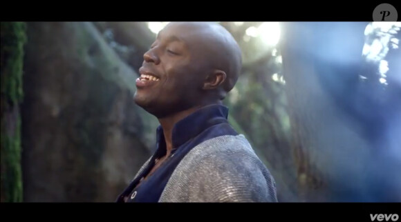 Marc Antoine dans cette image extraite du clip "À nous" de la comédie musicale "Robin des Bois", juin 2013.