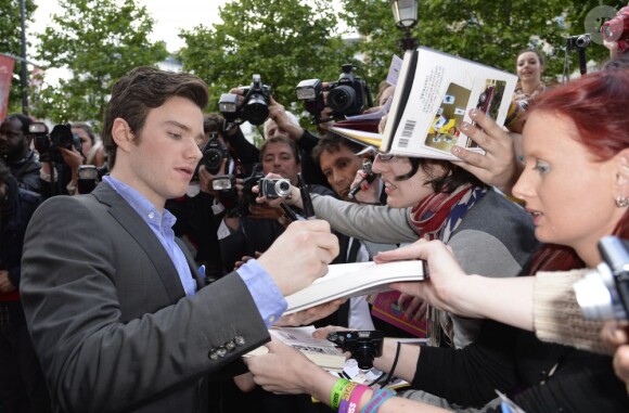 Chris Colfer lors de la soirée d'ouverture du Champs-Elysées Film Festival et la présentation du film Struck, au cinéma Publicis à Paris le 12 juin 2013