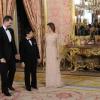 Letizia et Felipe d'Espagne offraient le 12 juin 2013 un dîner au palais en l'honneur du prince héritier Naruhito du Japon.