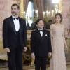 La princesse Letizia et le prince Felipe d'Espagne offraient le 12 juin 2013 un dîner au palais en l'honneur du prince héritier Naruhito du Japon.