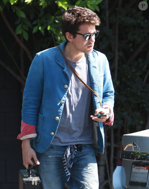 John Mayer dans les rues de North Hollywood, le 4 Juin 2013.