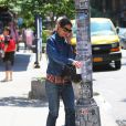 Katie Holmes se promène dans le quartier de SoHo à New York, le 14 juin 2013.
